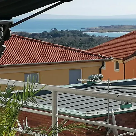 Geniessen Und Leben Nahe Medulin Mit Meerblick Und 2 Schlafzimmer Apartament *