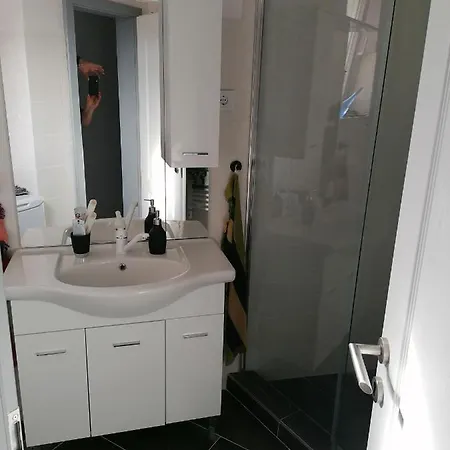 Geniessen Und Leben Nahe Medulin Mit Meerblick Und 2 Schlafzimmer