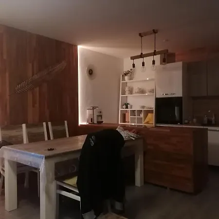 Geniessen Und Leben Nahe Medulin Mit Meerblick Und 2 Schlafzimmer Apartament